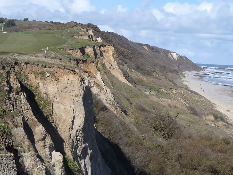 Un rivage et ses falaises soumis à l’érosion à Cromer, dans le Norfolk, en Angleterre.