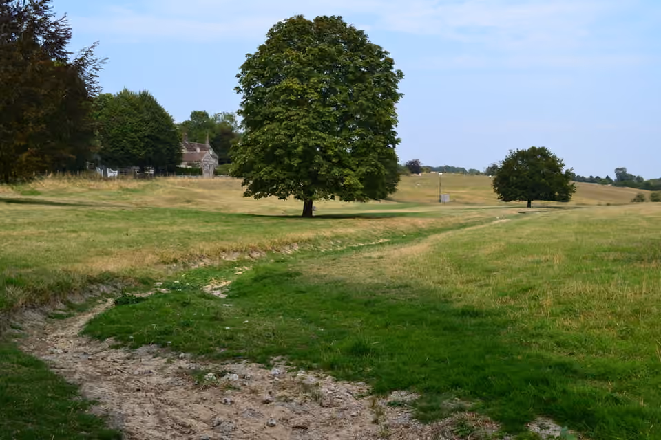 Le lit à sec de la rivière Ebble près de Fifield Bavant, en Angleterre.
