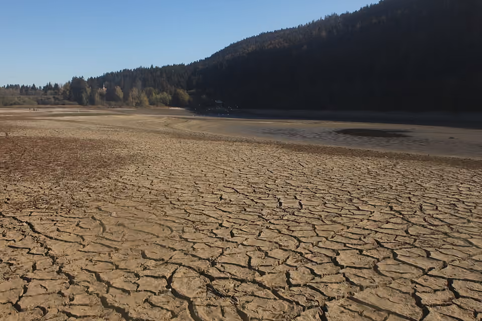 Lac de l’Entonnoir pendant la sécheresse d’octobre 2018.